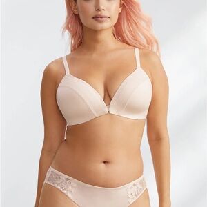 NWT__Wire Free Front Close Bra__NWT